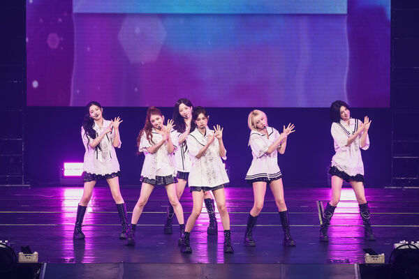 ▲NMIXX共換上四套絕美造型。（圖／Live Nation Taiwan提供）