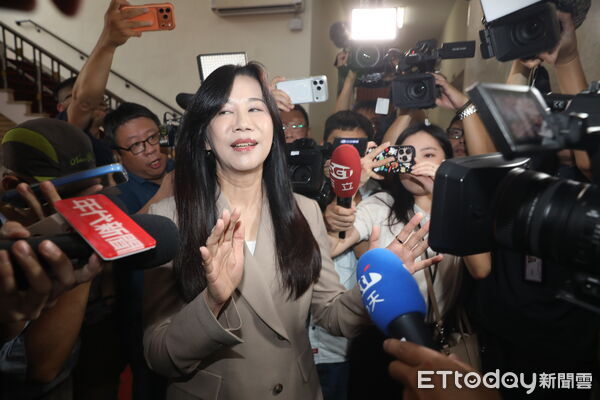 ▲▼立委萬美玲出面回應 。（圖／記者劉耿豪攝）