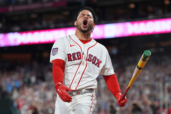 ▲▼紅襪隊康崔拉斯（Willson Contreras）於台灣時間14日在費城舉行的大聯盟全壘打大賽中做出反應。（圖／達志影像／美聯社）
