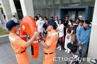 海巡帶青年直擊海防第一線 登35噸巡防艇體驗海上勤務