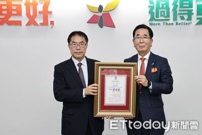黃偉哲頒榮譽市民證書　肯定島田教明深化台日城市交流