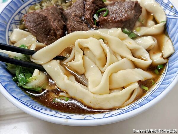 ▲▼日新牛肉麵。（圖／部落客DARREN蘋果樹旅遊玩樂誌授權提供）