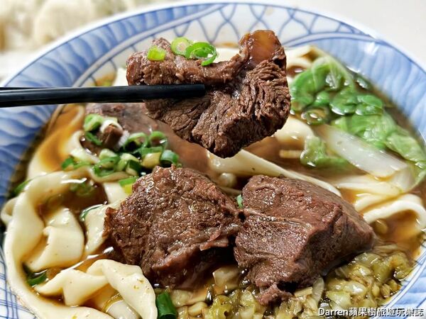 ▲▼日新牛肉麵。（圖／部落客DARREN蘋果樹旅遊玩樂誌授權提供）