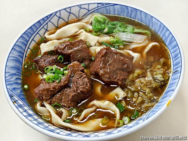 ▲▼日新牛肉麵。（圖／部落客DARREN蘋果樹旅遊玩樂誌授權提供）