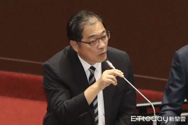 ▲▼ 法務部長鄭銘謙立法院院會就中聯油脂大豆沙拉油事件及食安監管機制缺失檢討專案報告並備詢   。（圖／記者劉耿豪攝）