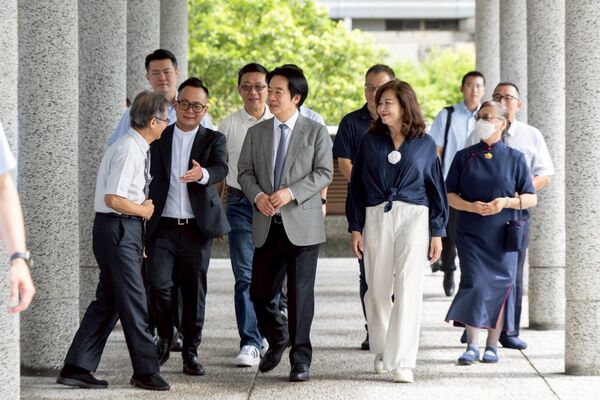 ▲▼總統賴清德14日前往基隆參訪佛光山極樂寺及慈濟基隆靜思堂。（圖／總統府提供）