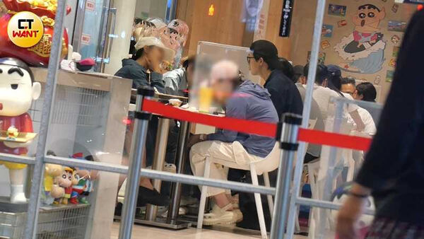 閃兵起訴沒閒著1／邱昊奇中山區約會牛仔妹　餐廳內「掏出教具」氣氛突變