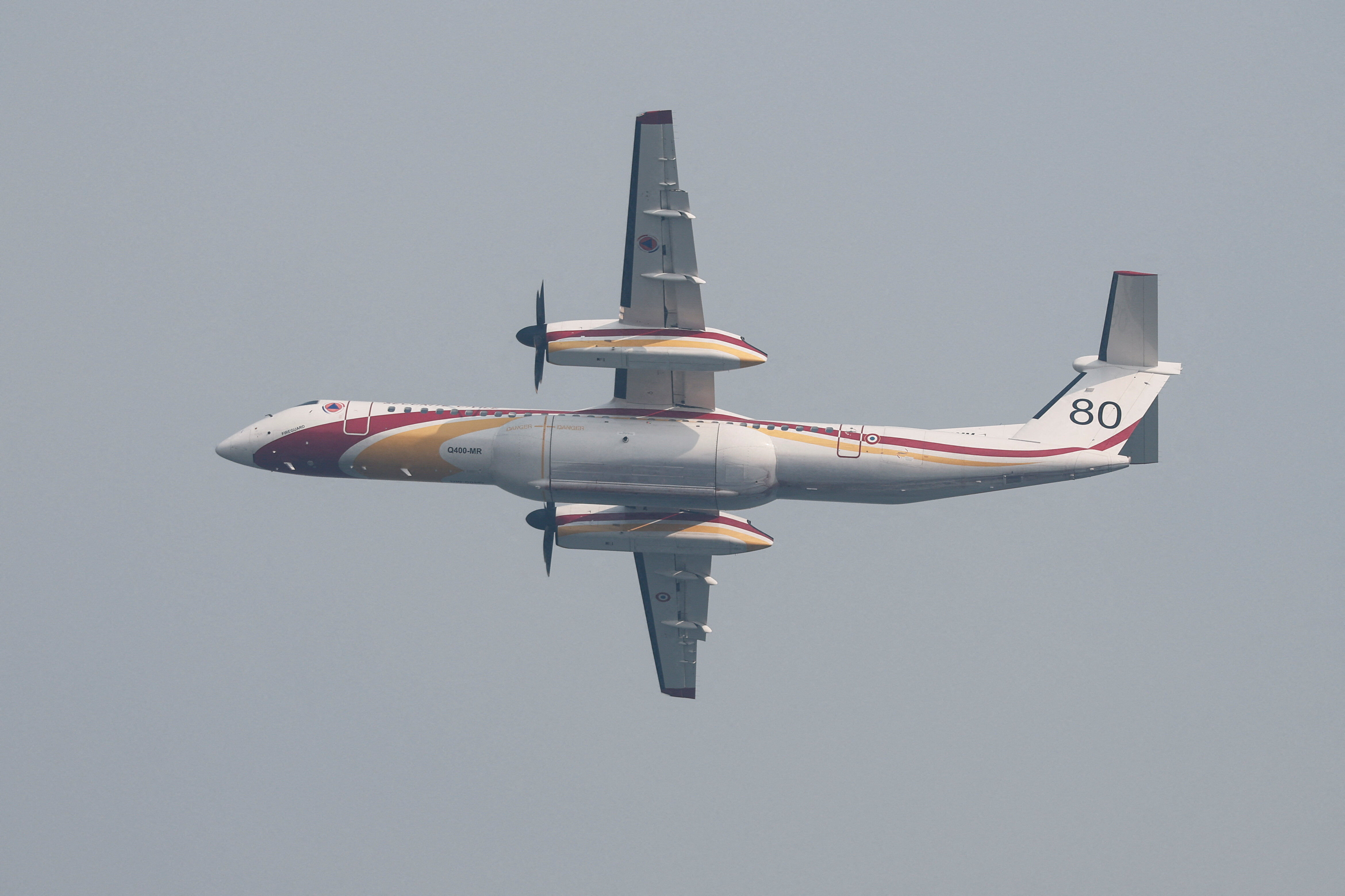▲▼法國消防當局出動加拿大製空中消防飛機，協助撲滅楓丹白露森林的山火。（圖／路透）