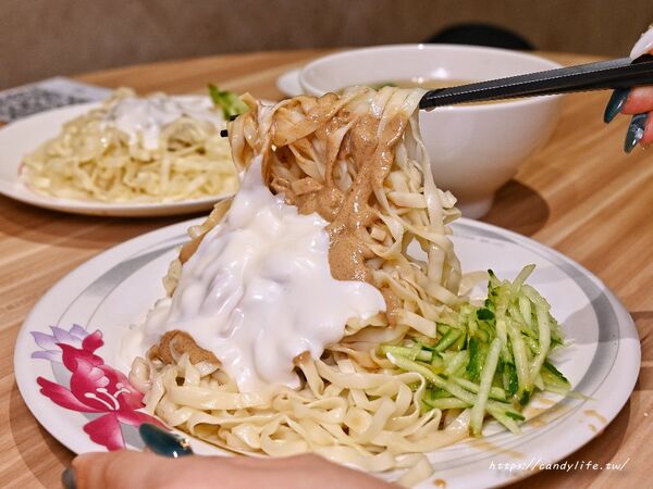 ▲▼崇文嘉義涼麵台中美村店。（圖／糖糖`s 享食生活授權提供）