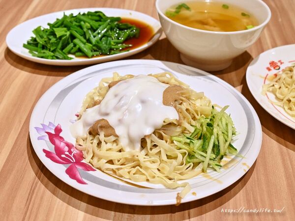 ▲▼崇文嘉義涼麵台中美村店。（圖／糖糖`s 享食生活授權提供）