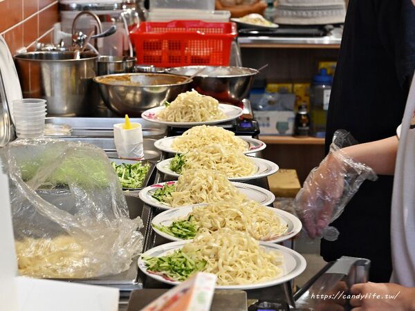 ▲▼崇文嘉義涼麵台中美村店。（圖／糖糖`s 享食生活授權提供）