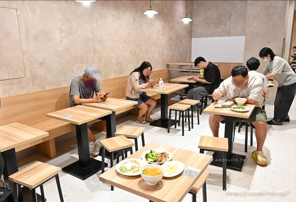 ▲▼崇文嘉義涼麵台中美村店。（圖／糖糖`s 享食生活授權提供）