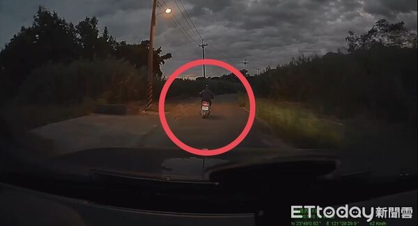 ▲陳姓男子騎機車被巡????員警發現為車牌已遭註銷。（圖／吉安警分局提供，下同）