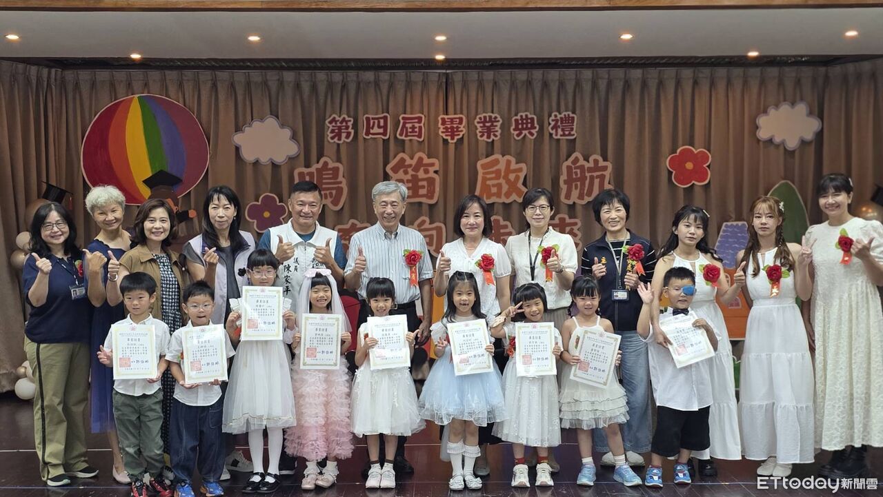 嘉義中油幼兒園第4屆畢典 19萌娃在地走讀「自製繪本簽書」吸睛 | ETtoday地方新聞 | ETtoday新聞雲