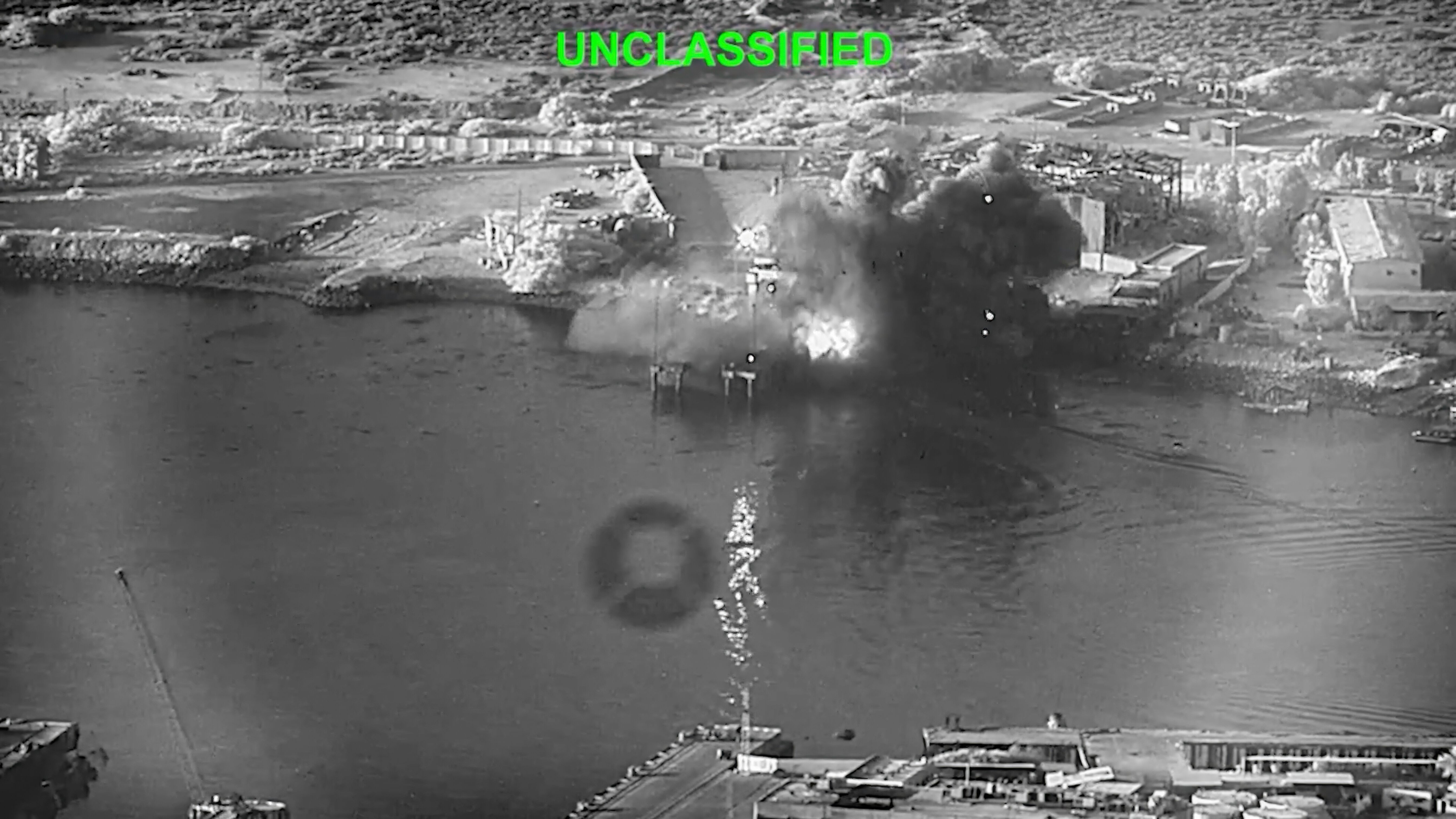 ▲▼7月12日，美軍發射的3架「海盜」無人水面艦艇，攻擊伊朗阿巴斯港。（圖／達志影像／美聯社）
