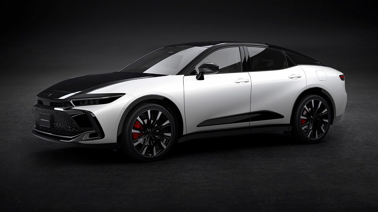 ▲TOYOTA搶先釋出改款新跨界Crown。（圖／翻攝自TOYOTA）