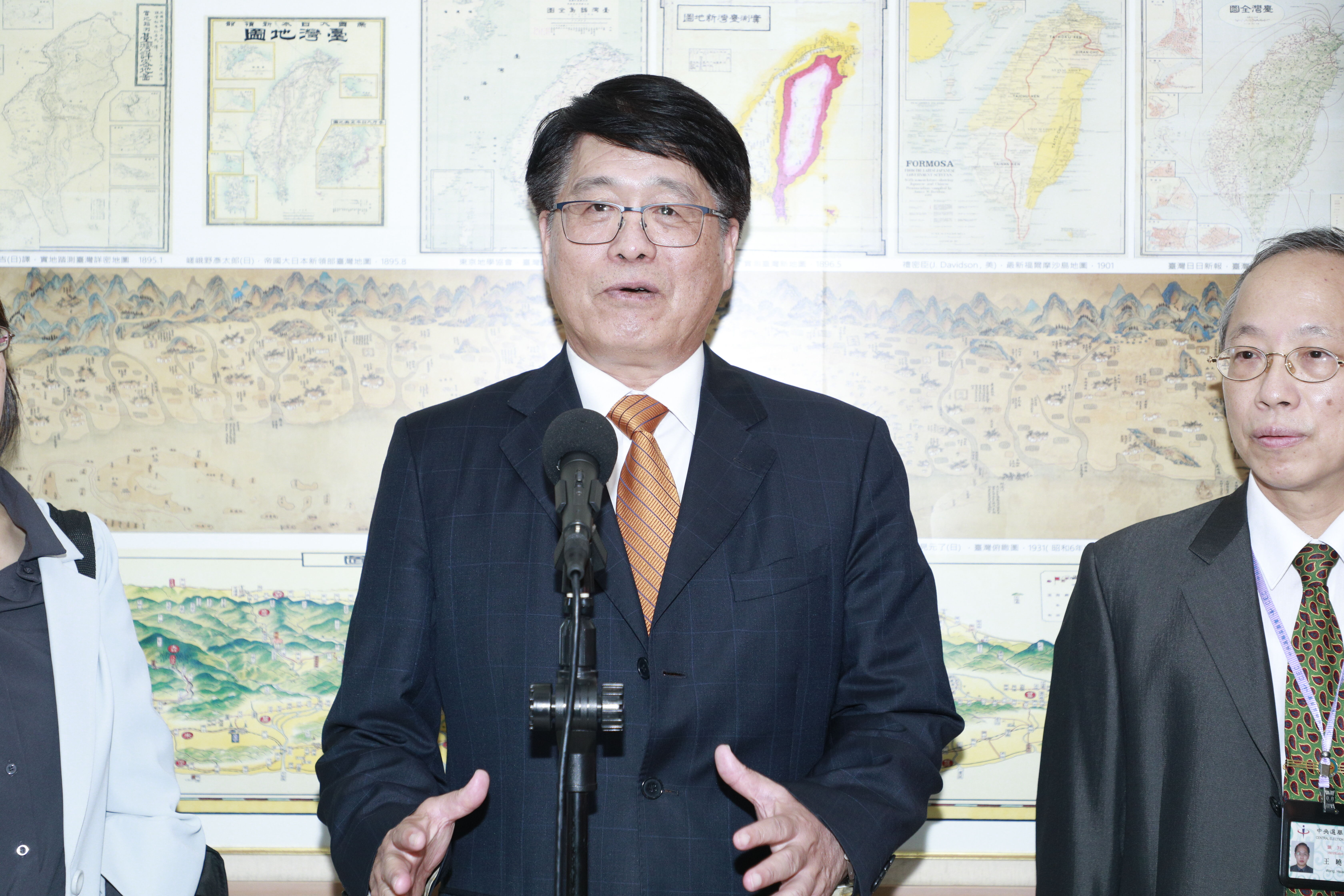 ▲▼立法院內政委員會邀請警政署署長張榮興就「115年11月28日地方公職人員選舉選務維安勤務工作規劃」進行專題報告，並備質詢，及邀請中央選舉委員會主任委員游盈隆「115年11月28日地方公職人員選舉選務整備、選務中立、假訊息因應作為與公民投票選務辦理情形」進行專題報告，並備質詢。（圖／記者湯興漢攝）