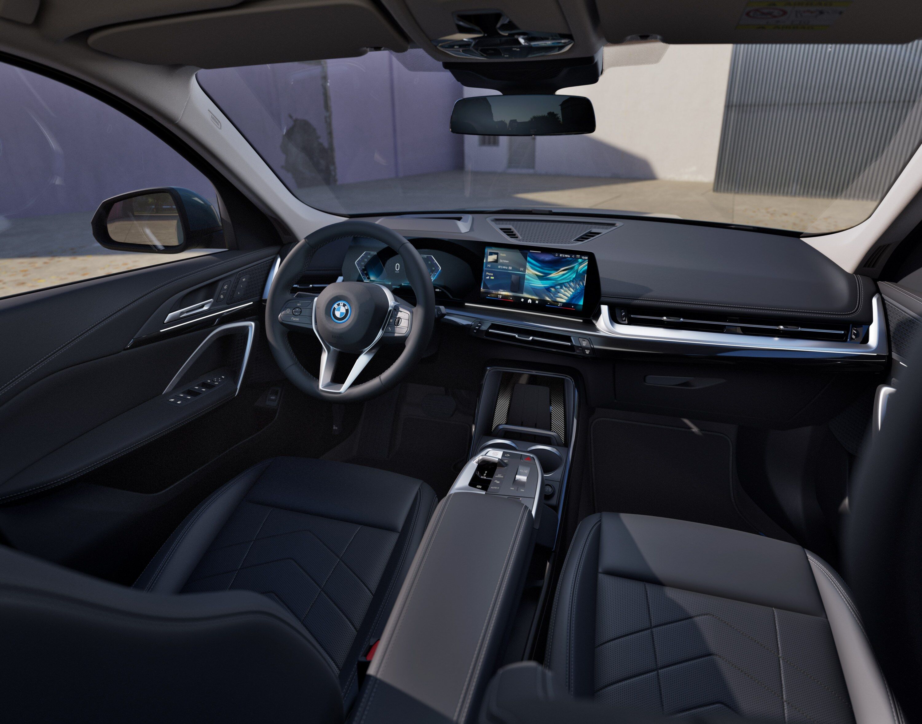 ▲新年式BMW iX1、iX2開賣，漲價1萬、續航提升。（圖／翻攝自BMW）