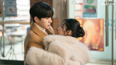 《共感細胞》第一集就親了!金明洙霸氣護姜旻兒:我來當妳經紀人
