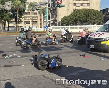 奪命撞擊畫面曝!接體車趕接遺體 半路右轉撞死機車騎士