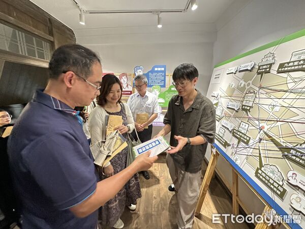 ▲《成行・地圖帶路：揣台南的白色記憶》15日在湯德章故居開展，以6張成大人權故事地圖重現白色恐怖歷史。（記者林東良翻攝，下同）