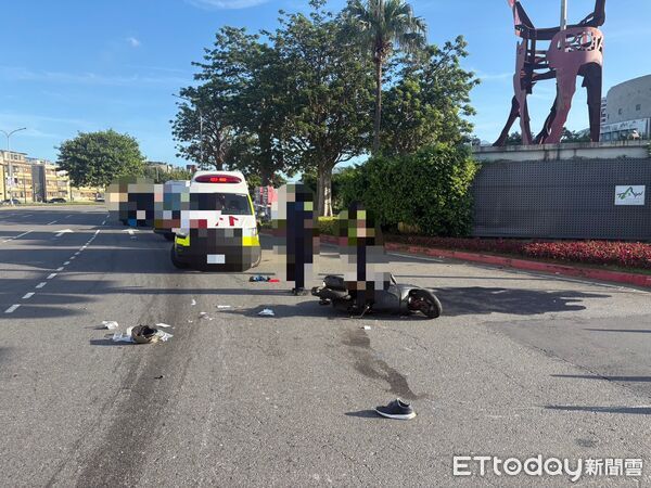 ▲▼             士林一輛接體車撞死機車騎士。（圖／記者黃宥寧翻攝，下同）
