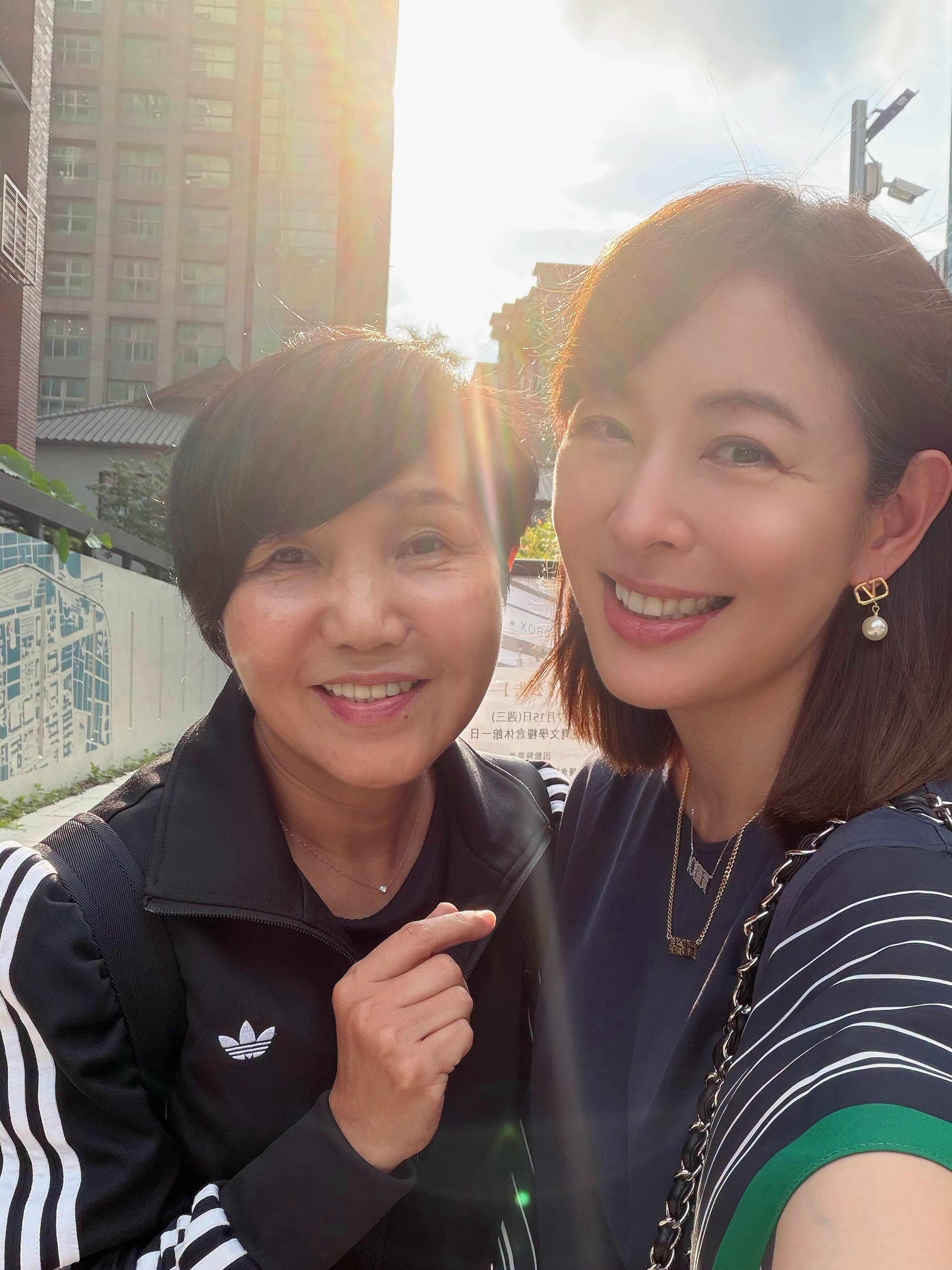 ▲▼《請世界吃桌》爆紅幕後2大推手！賈永婕發文揭祕辛。（圖／翻攝自臉書）