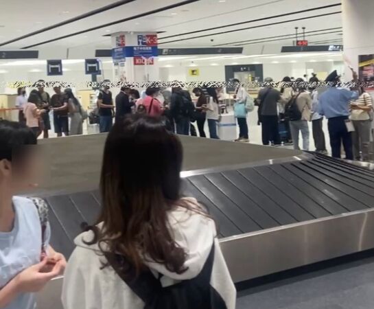 ▲台南退休警備隊楊姓副隊長與家人搭乘泰獅航空飛抵北海道，卻發現全機100多件行李均未隨班機抵達。（記者林東良翻攝，下同）