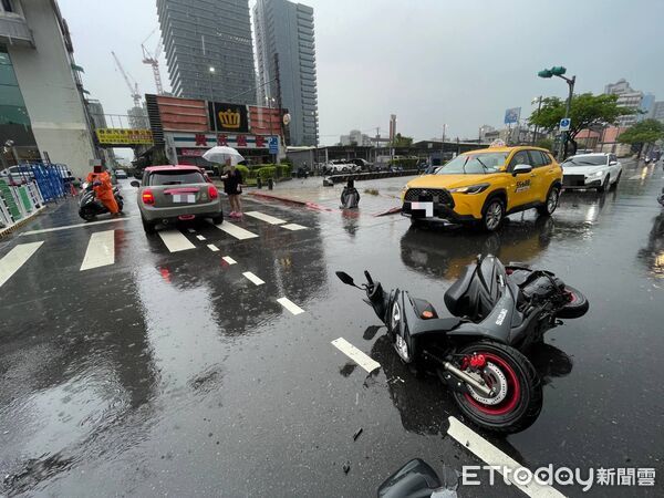 ▲▼             藝人小甜甜（張可昀）去年5月開車左轉時與機車發生碰撞，士林地檢署偵結依過失傷害罪起訴。（圖／記者張君豪翻攝，下同）