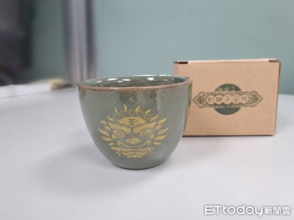 ▲台南看守所帶領收容人將陶藝技術結合在地歷史，開發「幸府滿杯」系列文創商品。（記者林東良翻攝，下同）