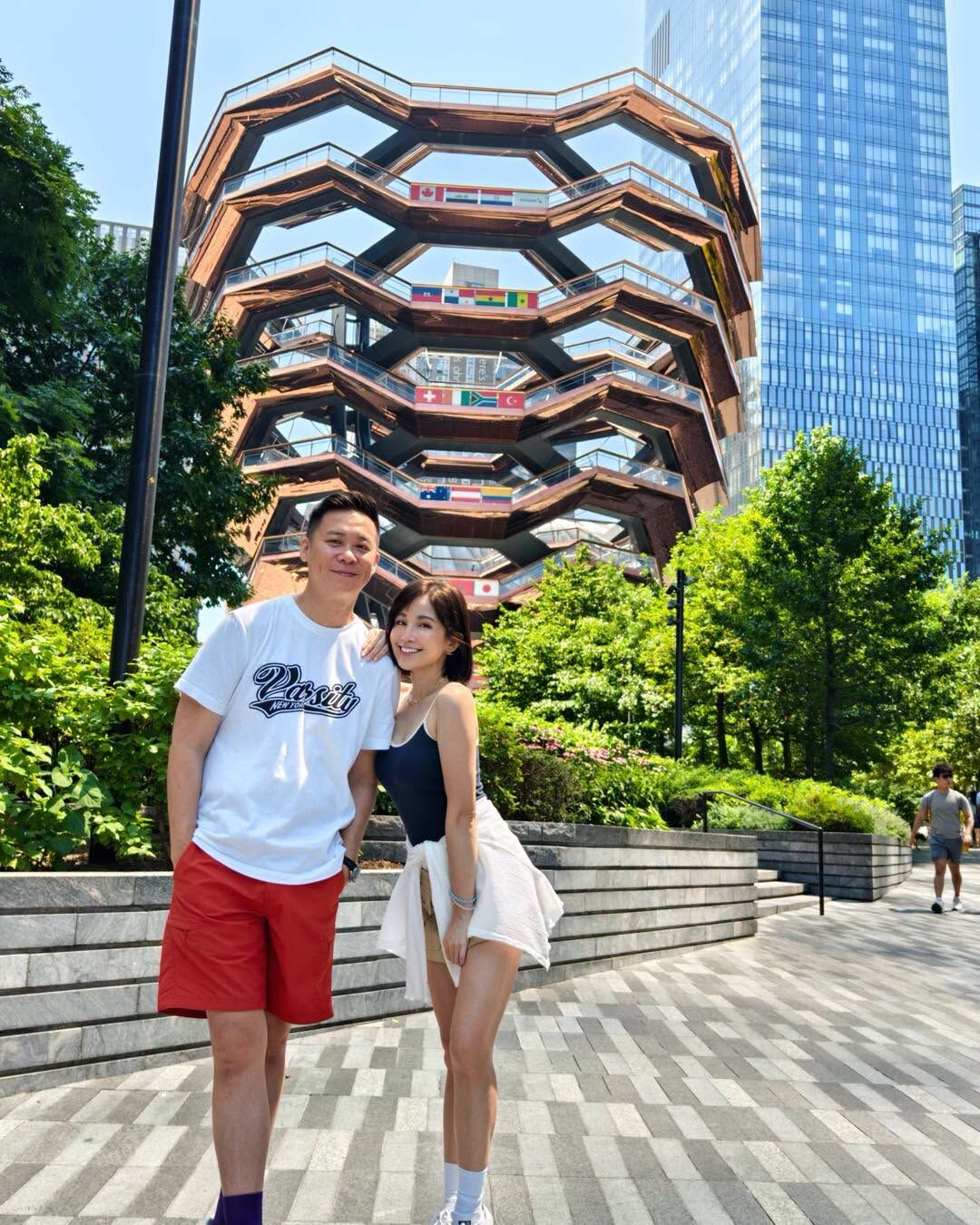 ▲▼鍾欣怡赴美10天被搭訕8次！甜笑：沒有要婚內出軌。（圖／翻攝自臉書）