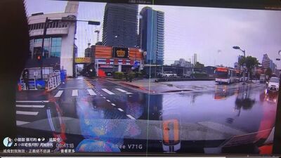 小甜甜公布「左轉未禮讓」行車記錄器影片：正義絕不退讓