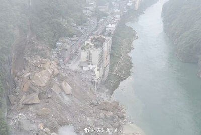 影/重慶彭水突發山崩! 有人慘遭活埋、數棟民房倒塌