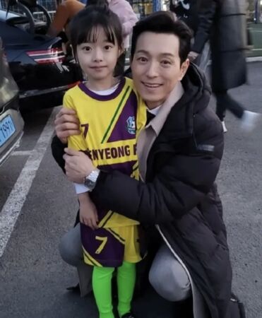▲▼▲▼ 《黑暗榮耀》睿帥近況曝光！洋娃娃五官11歲即將上國中　驚呆劇迷。（圖／翻攝自Netflix、IG）