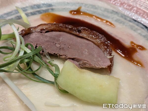 ▲開箱島語台中店9大餐檯必吃菜色　還有10道台中限定料理。（圖／記者黃士原攝）