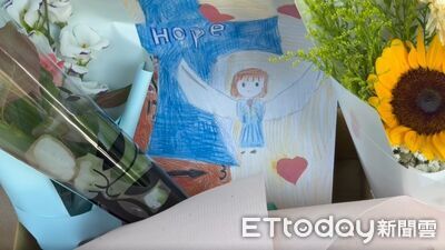 音樂教室店長慘死!家長、學生門口放鮮花 手畫小天使悼念:HOPE
