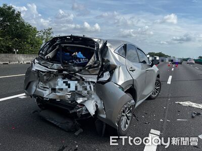 疑未注意車況!國1民雄交流道小貨車追撞前車…女駕駛受傷送醫
