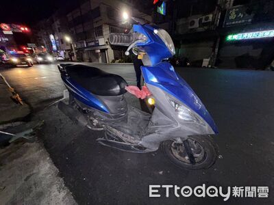 女保全深夜下班「闖紅燈遭撞飛」刮出火花畫面曝 送醫搶命中