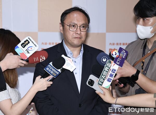 ▲▼ 黃國昌，柯文哲出席台北市議員陳宥丞募款餐會-鄭照新。（圖／記者黃克翔攝）