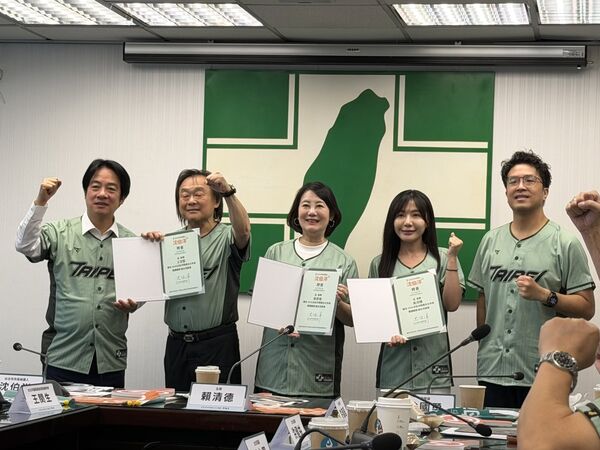 快訊／王世堅拋出震撼彈！宣布「加入沈伯洋競選團隊」