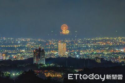 不是P圖！IG達人蹲點捕獲「嘉義看澎湖花火」　曝5大極佳地點