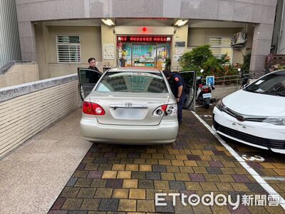 路口卡動線爆火氣!超派男「球棒砸車」洩憤 尾燈破洞畫面曝