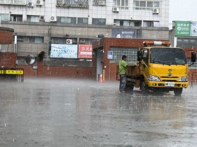 彰化上午飆35.8度午後突降暴雨 民眾淋成落湯雞:以為又有颱風