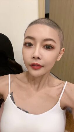▲▼抗癌網紅黃橞逝世！　曾被斷言「僅剩3個月壽命」堅強抗病近4年。（圖／翻攝自Instagram／hui7852_）