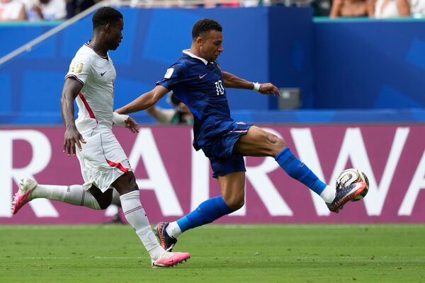 ▲姆巴佩(Kylian Mbappé)下半场破网,踢进本届第9粒入球。 (图/达志影像/美联社)