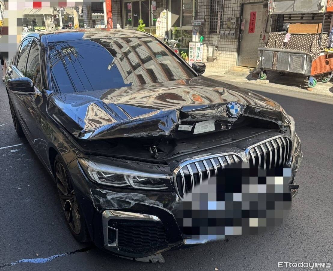 台中BMW失控一路撞進肉羮店!阿北撿手機釀禍 驚險畫面曝光 | ETtoday社會新聞 | ETtoday新聞雲