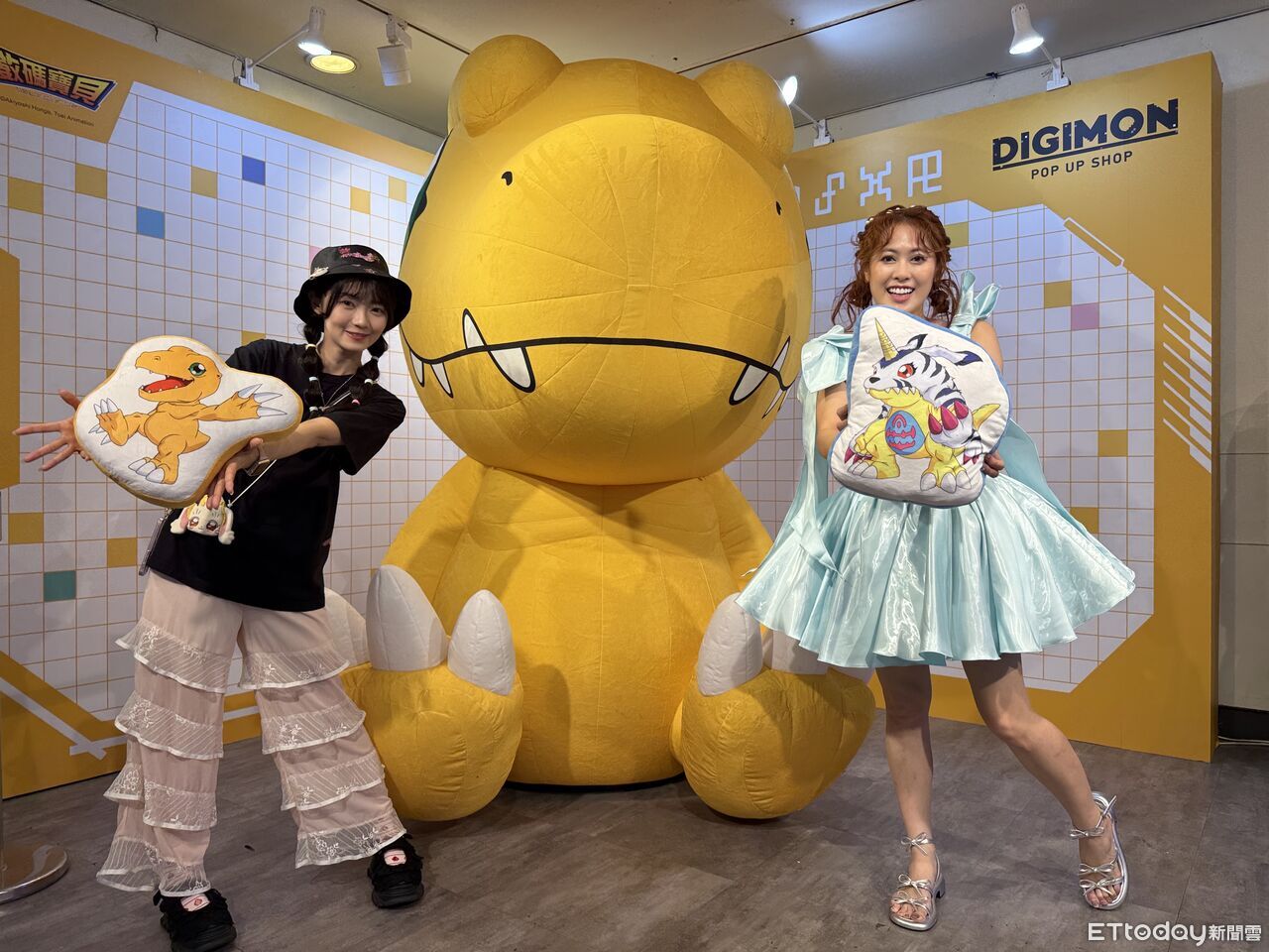 陪粉絲重回純真年代 亞古獸、小魔女DoReMi台中新光三越快閃 | ETtoday地方新聞 | ETtoday新聞雲