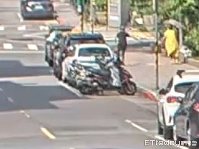 天母婦人當街遭搶LV包!歹徒換捷運、台鐵逃亡 警追3小時逮人 | ETtoday社會新聞 | ETtoday新聞雲