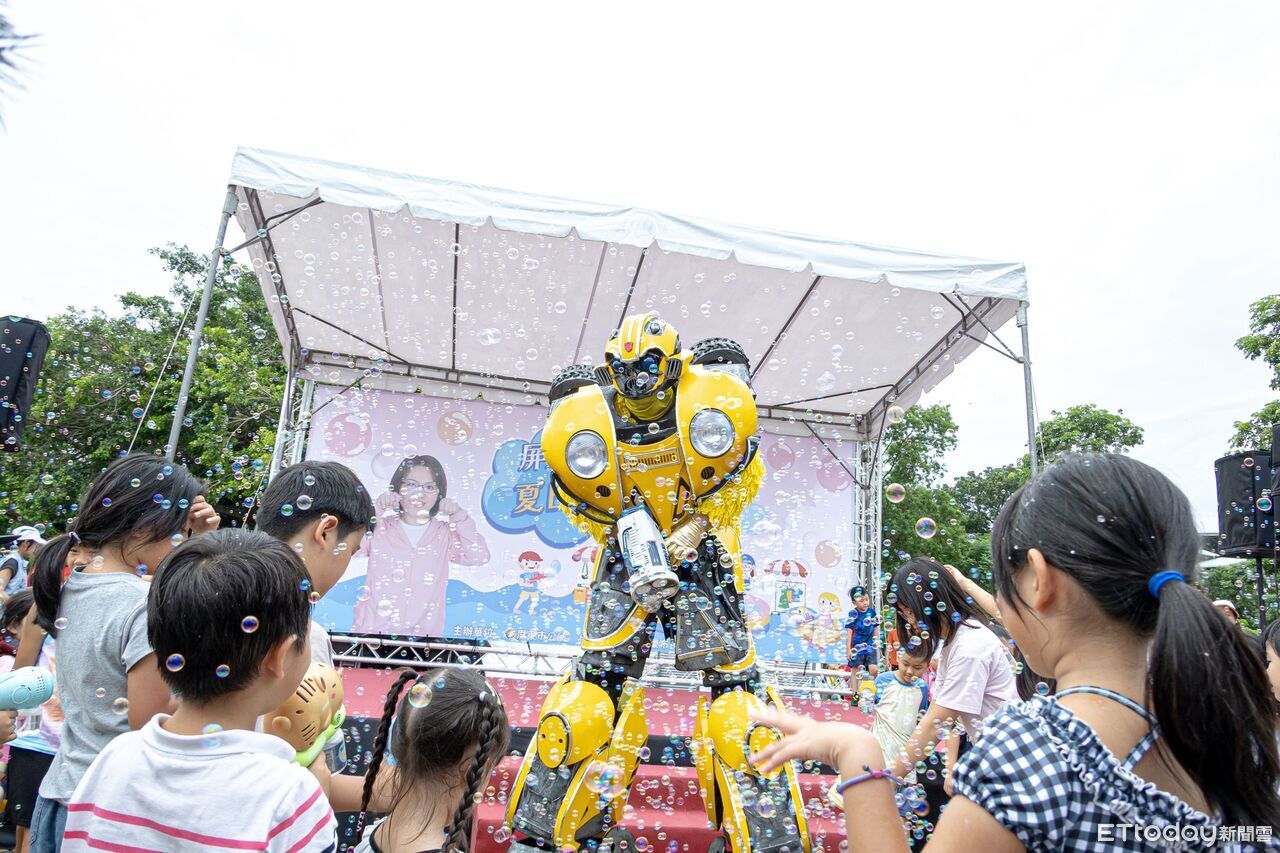 雨彈澆不熄熱情!屏東夏日泡泡趴湧3000人 千禧公園秒變大型水樂園 | ETtoday地方新聞 | ETtoday新聞雲