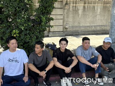 藍4小雞接力絕食6天! 「民進黨處理毒油的方式會死多少人?」